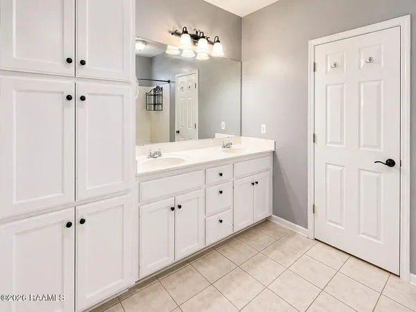 $1,700 | 9455 Pecan Tree Drive, Baton Rouge, LA 70810