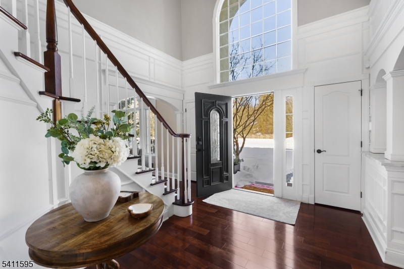 6 Stonehedge Court Warren, NJ 07059 - Photo 2 of 46