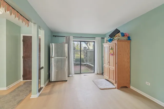 $405,000 | 105 West Dover Drive, Mount Prospect, IL 60056