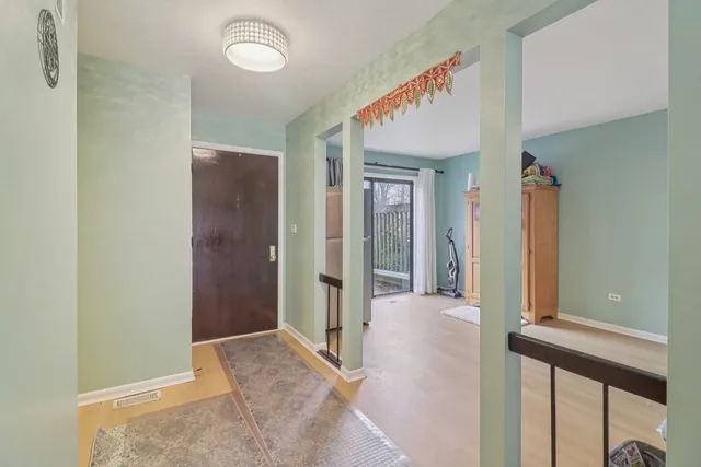 $405,000 | 105 West Dover Drive, Mount Prospect, IL 60056