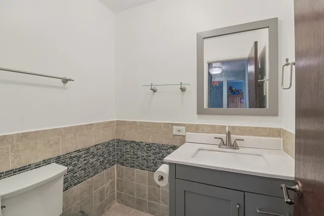 $405,000 | 105 West Dover Drive, Mount Prospect, IL 60056