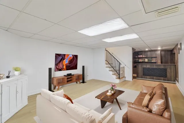 $405,000 | 105 West Dover Drive, Mount Prospect, IL 60056