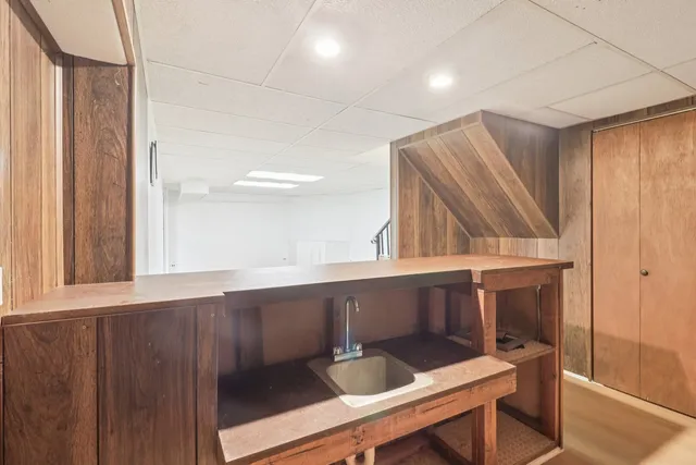 $405,000 | 105 West Dover Drive, Mount Prospect, IL 60056