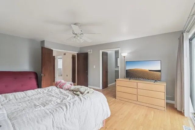 $405,000 | 105 West Dover Drive, Mount Prospect, IL 60056