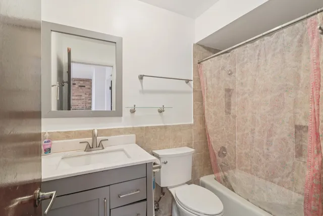 $405,000 | 105 West Dover Drive, Mount Prospect, IL 60056