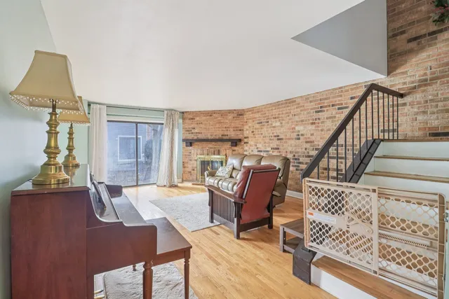 $405,000 | 105 West Dover Drive, Mount Prospect, IL 60056