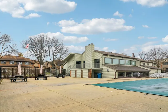 $405,000 | 105 West Dover Drive, Mount Prospect, IL 60056