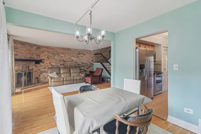 $405,000 | 105 West Dover Drive, Mount Prospect, IL 60056