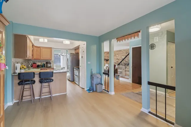 $405,000 | 105 West Dover Drive, Mount Prospect, IL 60056