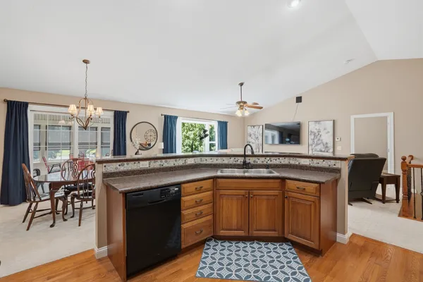 $440,000 | 2865 Villa Court, Bettendorf, IA 52722