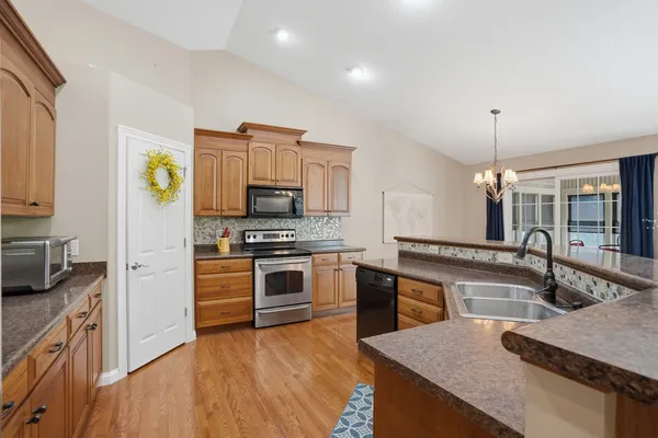 $440,000 | 2865 Villa Court, Bettendorf, IA 52722
