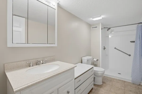 $440,000 | 2865 Villa Court, Bettendorf, IA 52722