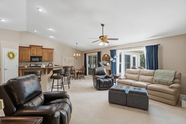 $440,000 | 2865 Villa Court, Bettendorf, IA 52722