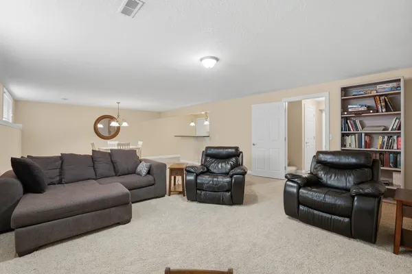 $440,000 | 2865 Villa Court, Bettendorf, IA 52722
