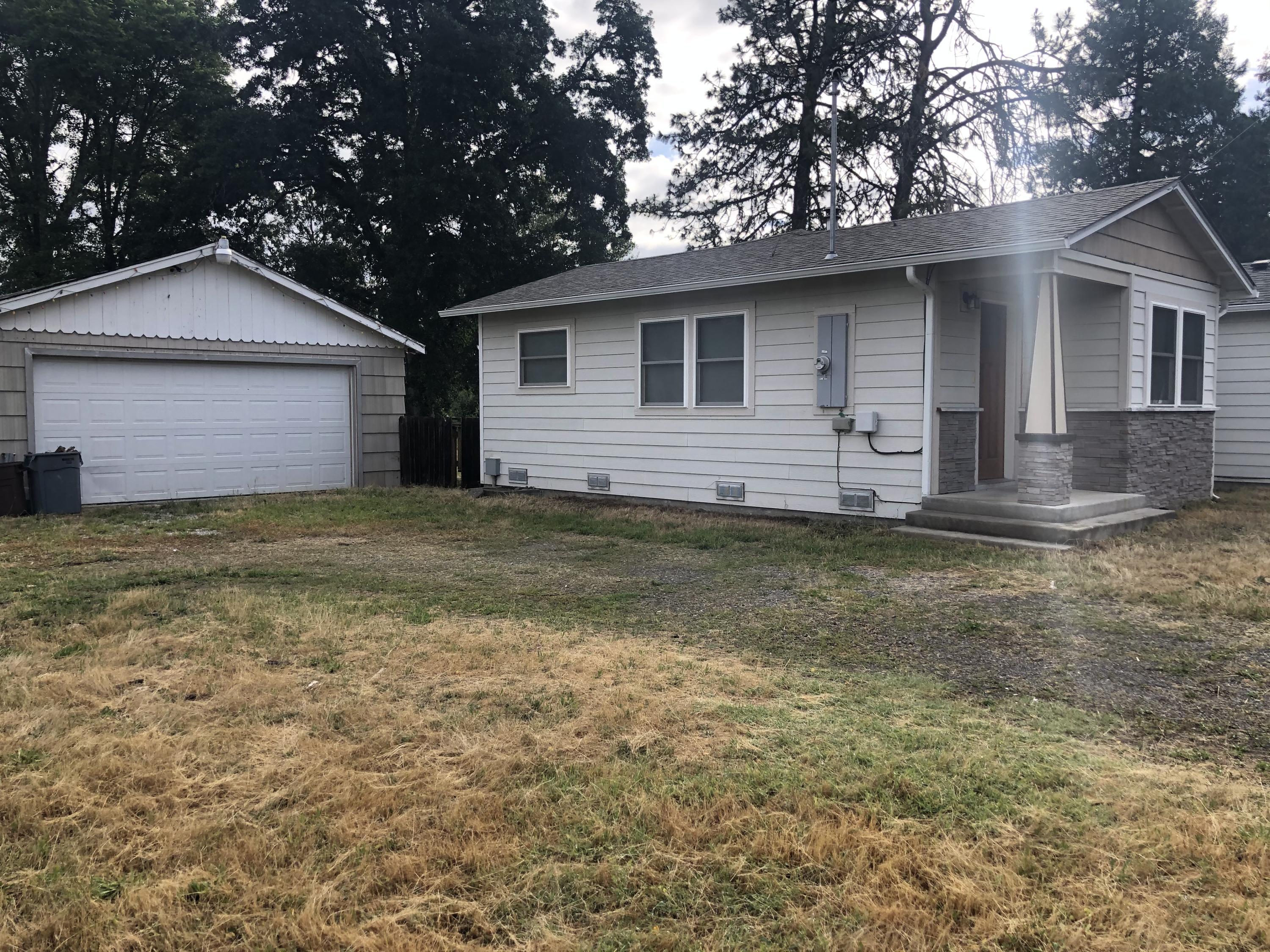 530 Galice Road Merlin, OR 97532 - Photo 2 of 25 IMG_5743
