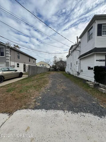 $1,800 | 172 Carr Avenue, Unit D, Keansburg, NJ 07734