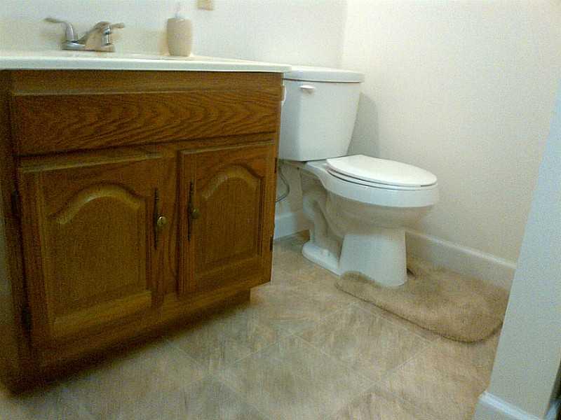 2995 Tuscarawas Road Beaver, PA 15009 - Photo 10 of 15 Full Bath. Clean and Convenient When You Are in the Family Room !!!