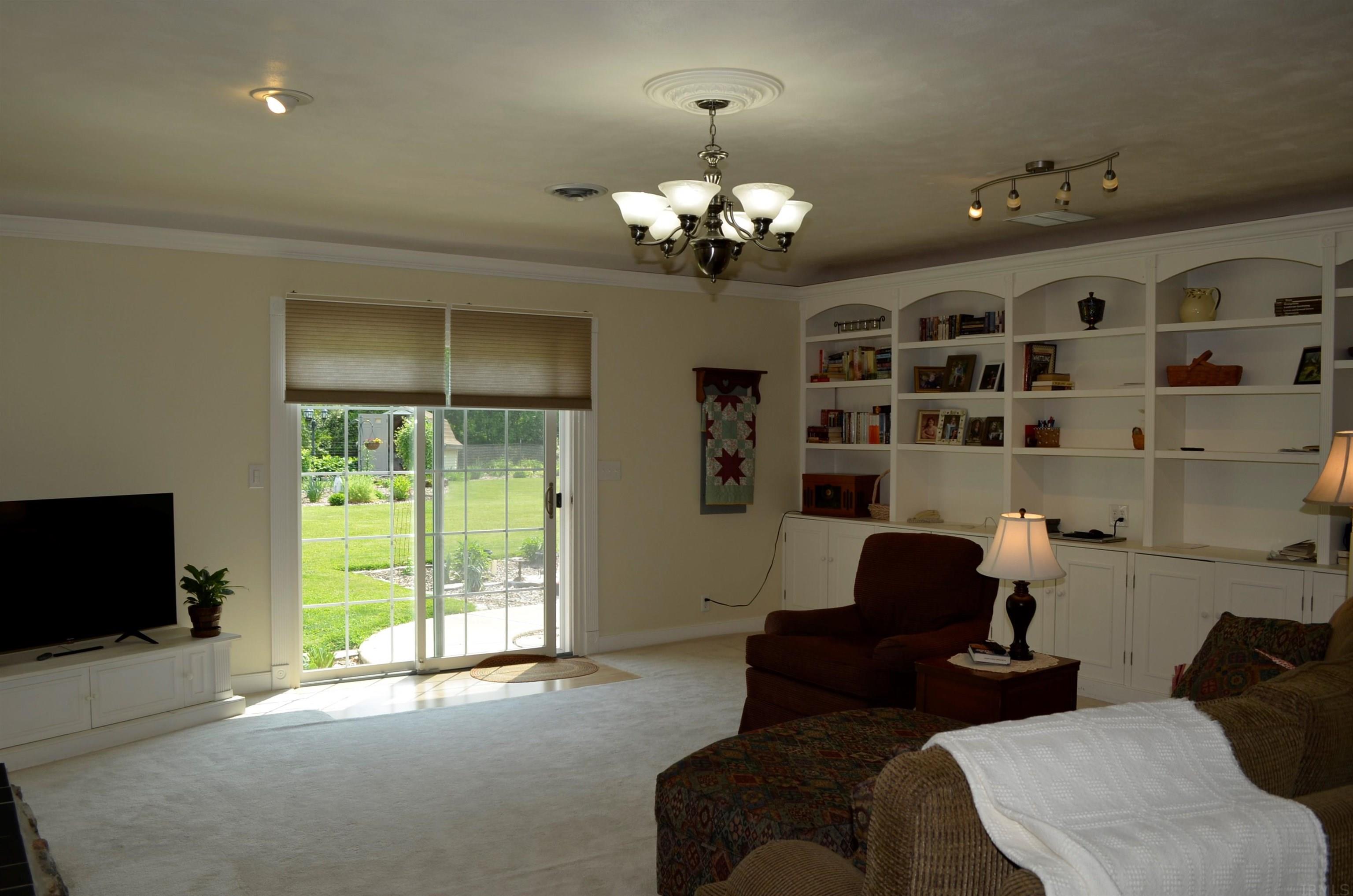 4410 Hursh Road Fort Wayne, IN 46845 - Photo 8 of 35