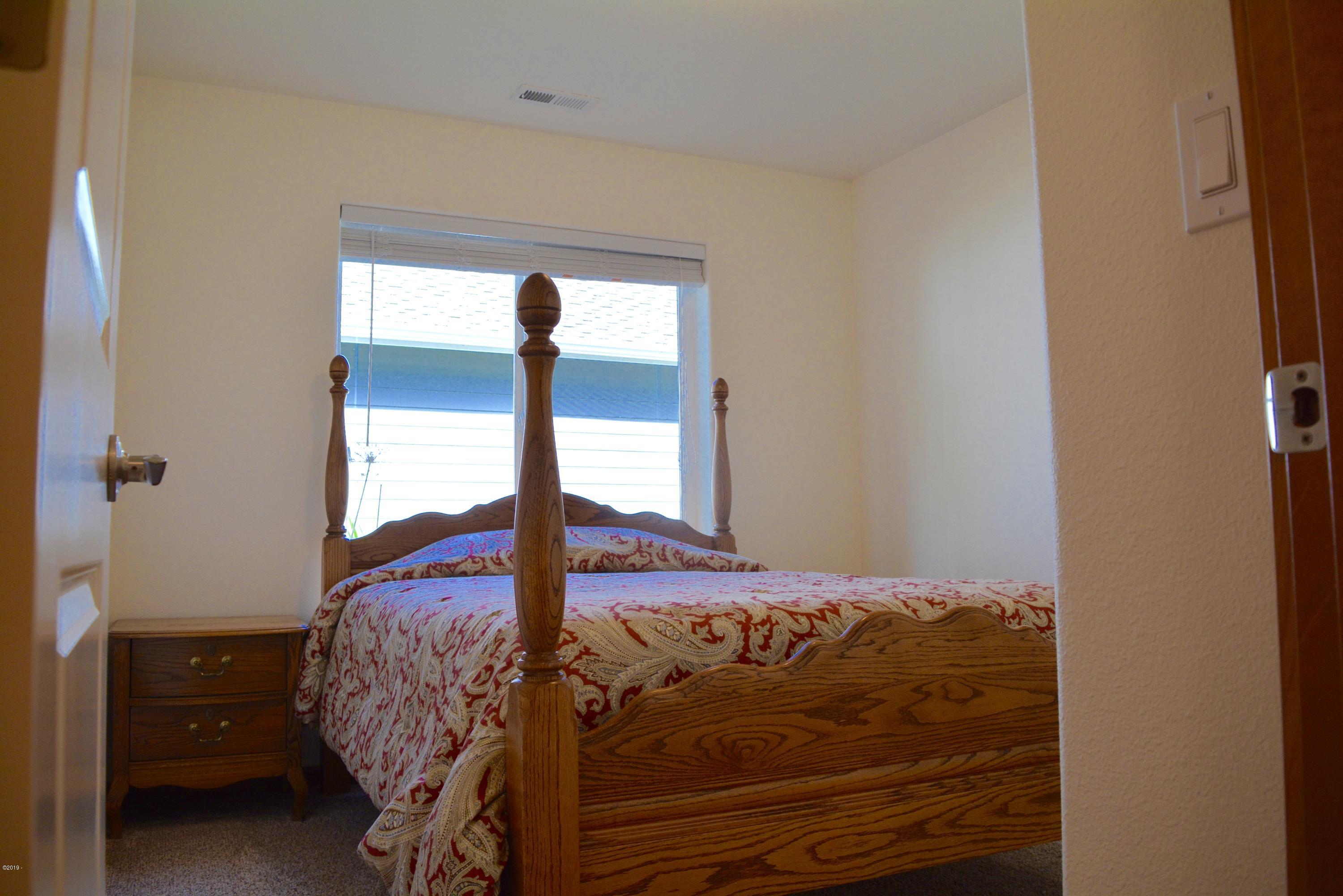 145 Southwest 61 Street Newport, OR 97366 - Photo 8 of 33 2nd Bedroom