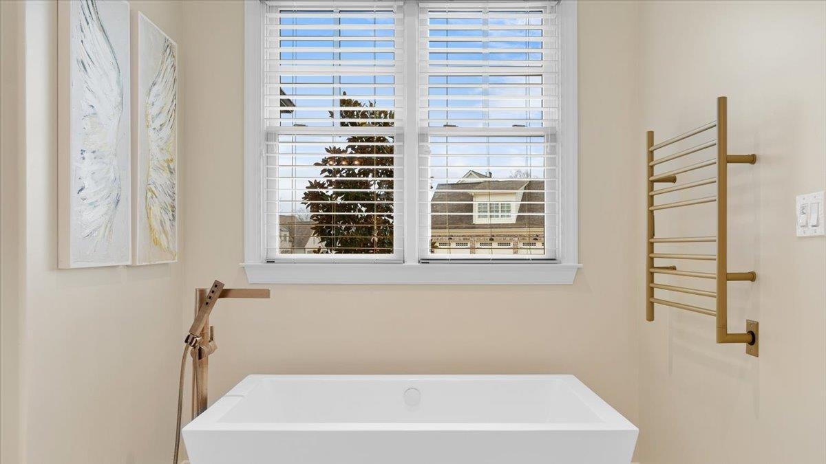25 Jay Cove Piperton, TN 38017 - Photo 21 of 39 a bathroom with a bathtub