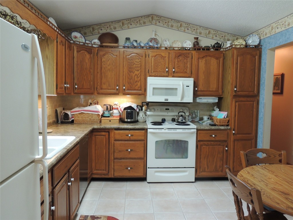 72 Coventry Road Endicott, NY 13760 - Photo 9 of 22 Gallery Image 9