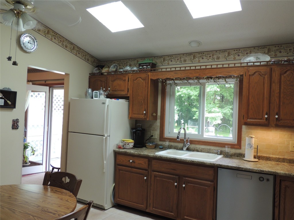 72 Coventry Road Endicott, NY 13760 - Photo 10 of 22 Gallery Image 10
