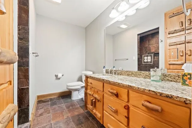 $449,000 | 28060 Uncle Bob Avenue, Clinton, MO 64735