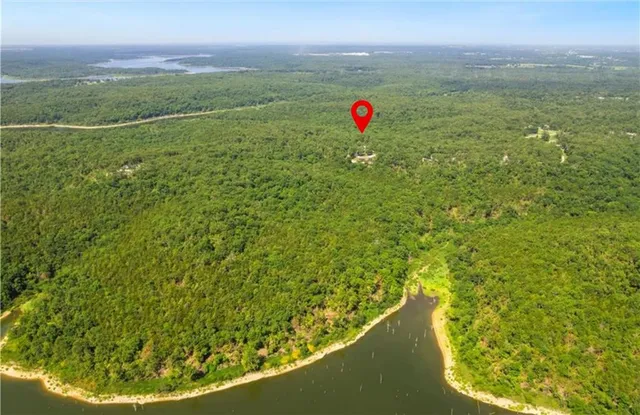 $449,000 | 28060 Uncle Bob Avenue, Clinton, MO 64735