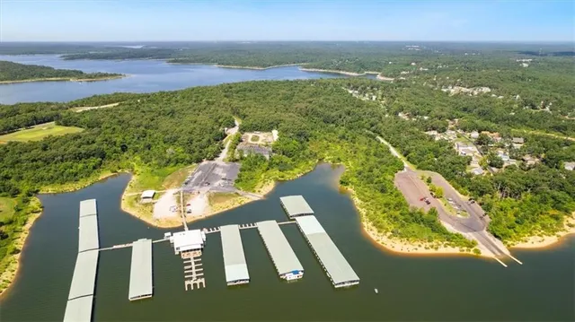 $449,000 | 28060 Uncle Bob Avenue, Clinton, MO 64735