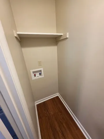 a view of utility room