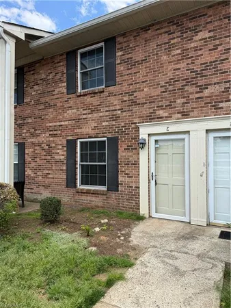$1,195 | 2350 Bay Meadows Court, Unit E, Winston-Salem, NC 27103