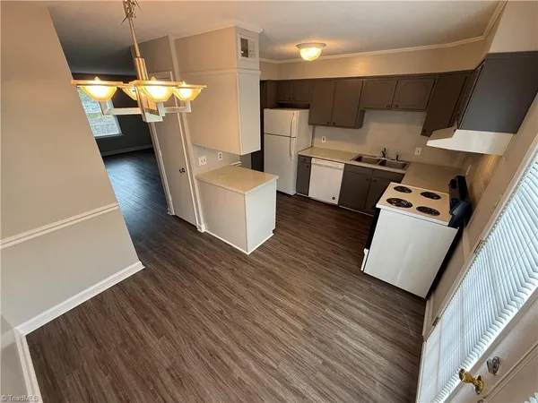 $1,195 | 2350 Bay Meadows Court, Unit E, Winston-Salem, NC 27103