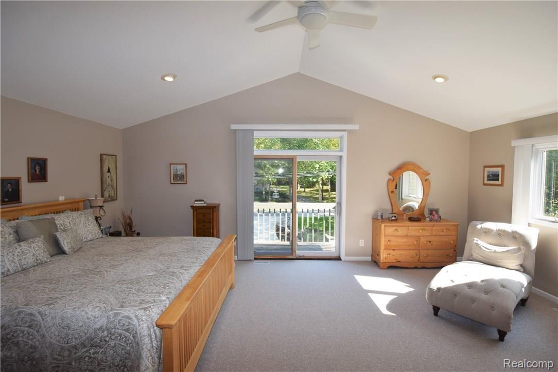 18300 Meridian Road Grosse Ile, MI 48138 - Photo 24 of 53 DSC_0904.JPG