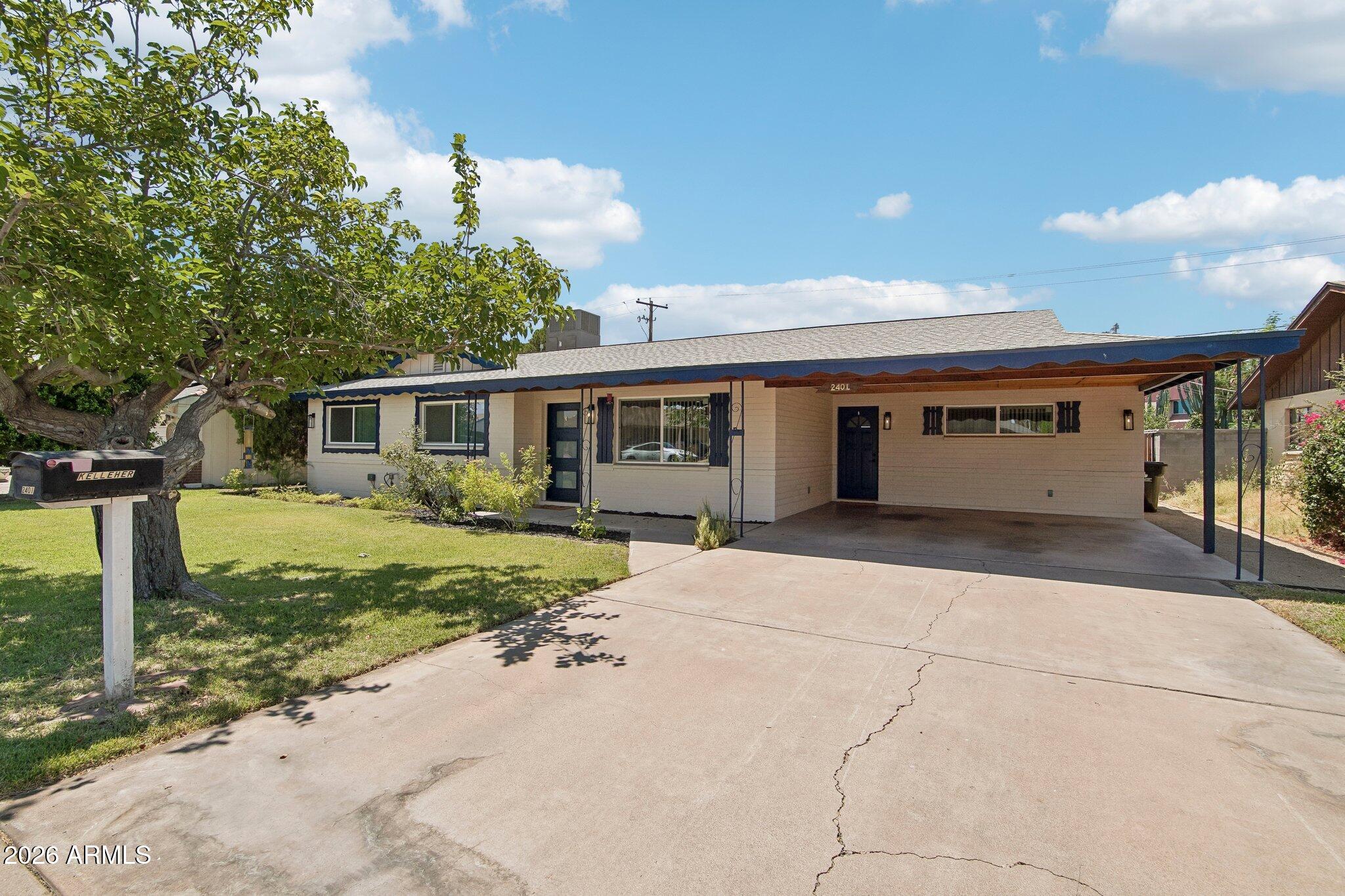 2401 West Echo Lane Phoenix, AZ 85021 - Photo 5 of 40 5-web-or-mls-W Echo Ln-S2706-005