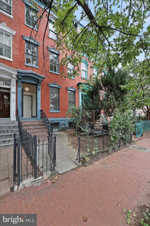 303 M Street Northwest Washington, DC 20001 - Photo 2 of 46