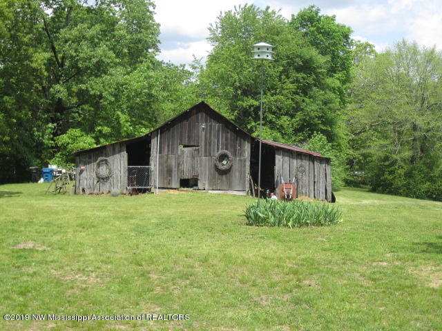1063 Shinault Road Byhalia, MS 38611 - Photo 15 of 27 IMG_2268