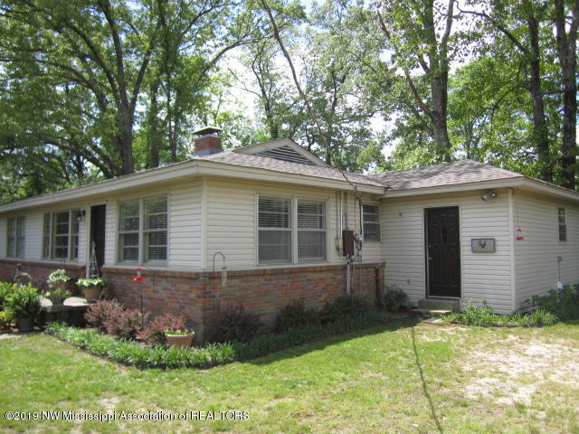 1063 Shinault Road Byhalia, MS 38611 - Photo 3 of 27 IMG_2282
