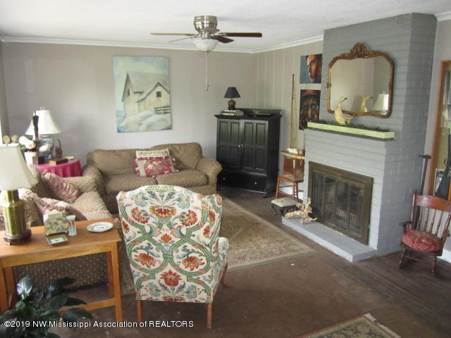 1063 Shinault Road Byhalia, MS 38611 - Photo 4 of 27 IMG_2260