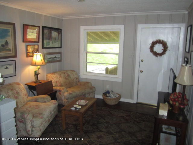 1063 Shinault Road Byhalia, MS 38611 - Photo 5 of 27 IMG_2261