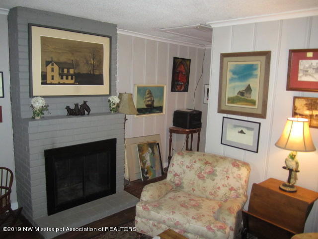1063 Shinault Road Byhalia, MS 38611 - Photo 6 of 27 IMG_2262