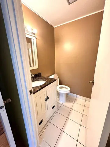 $2,000 | 2 Villa Verde Drive, Unit 120, Buffalo Grove, IL 60089