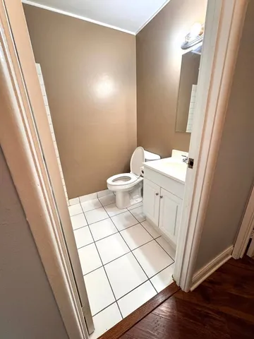 $2,000 | 2 Villa Verde Drive, Unit 120, Buffalo Grove, IL 60089