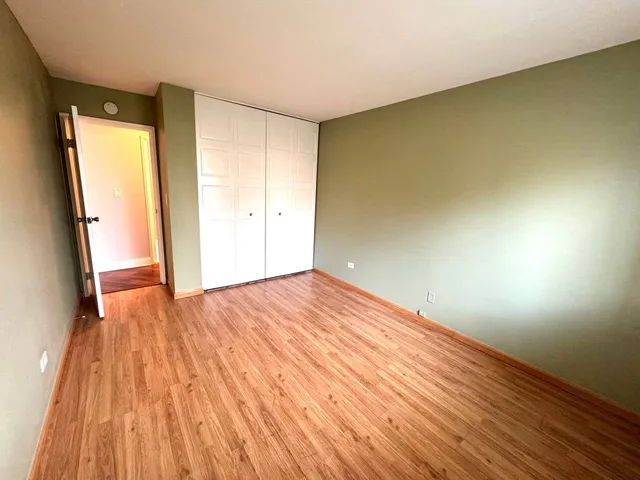 $2,000 | 2 Villa Verde Drive, Unit 120, Buffalo Grove, IL 60089