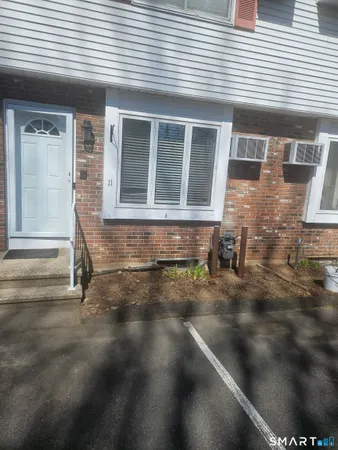 $2,200 | 63 Webb Street, Unit 11, Meriden, CT 06451