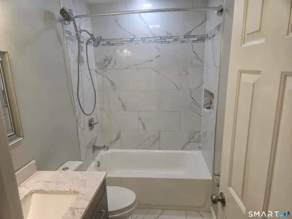 $2,200 | 63 Webb Street, Unit 11, Meriden, CT 06451