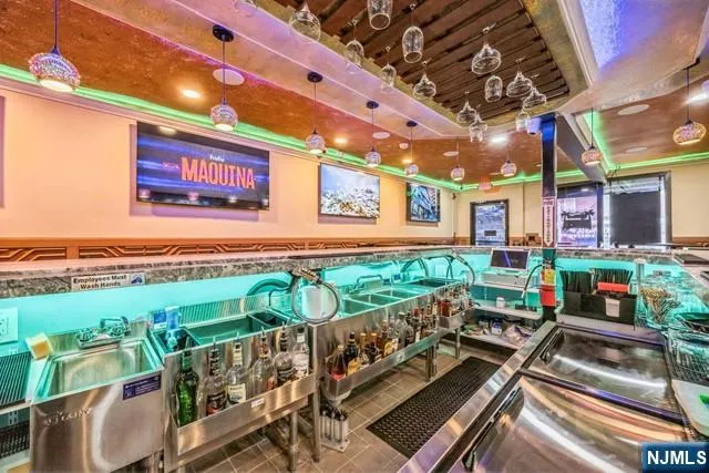 a view of an outdoor kitchen