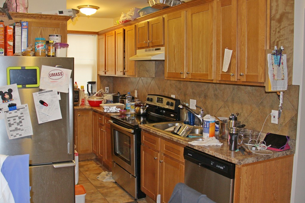 47 Worcester Street West Springfield, MA 01089 - Photo 5 of 18 Gallery Image 5