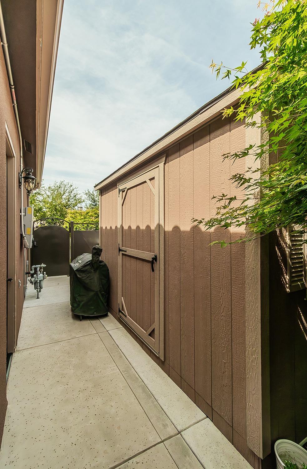 1807 North Rector Avenue Clovis, CA 93619 - Photo 41 of 55