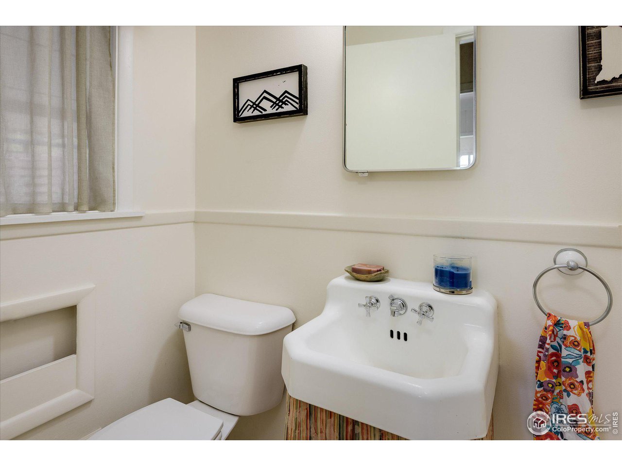 2855 4th Street Boulder, CO 80304 - Photo 17 of 37 a bathroom with a sink and a toilet