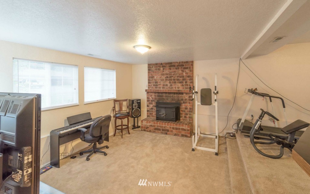 2828 168th Street Southeast Bothell, WA 98012 - Photo 12 of 22